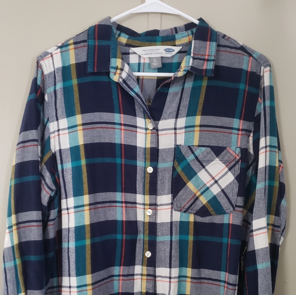 Old Navy Plaid flannel button down shirt